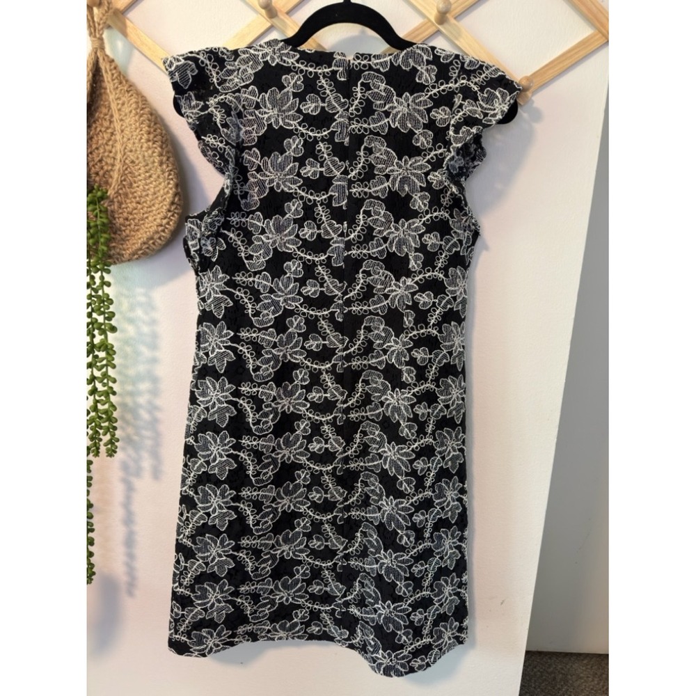 Ann Taylor Floral Embroidered Shift Dress Lace‎ 4P Black White - Picture 4 of 5